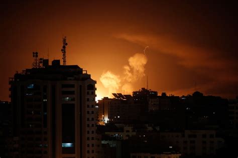 Israel strikes targets in Gaza, drawing new rocket barrage